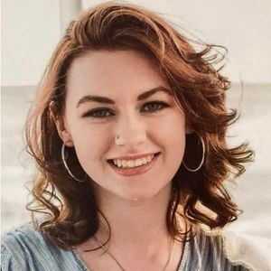 Meet your Posher, Cecelia